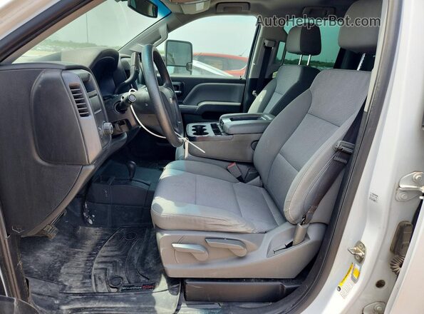1GCVKNEC7JZ240434 2018 CHEVROLET SILVERADO White Vista interior delantera