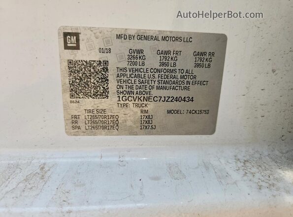 1GCVKNEC7JZ240434 2018 CHEVROLET SILVERADO White Vista del compartimento del motor