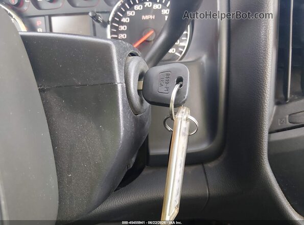 1GCVKNEH2HZ126735 2017 CHEVROLET SILVERADO Белый Вид панели приборов