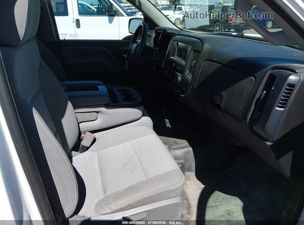 1GCVKNEH9JZ119660 2018 CHEVROLET SILVERADO Белый Вид салона спереди