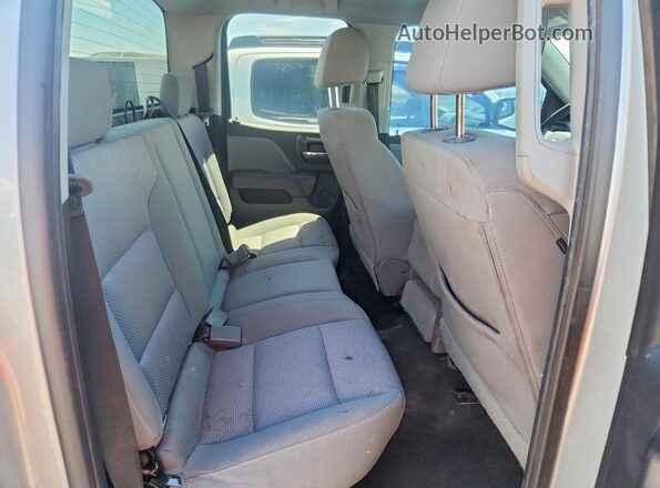 1GCVKPEC7JZ335121 2018 CHEVROLET SILVERADO Silver უკანა სავარძლების ხედი