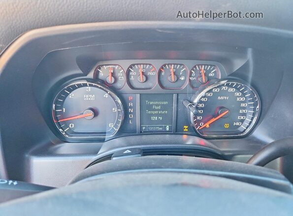 1GCVKPEC7JZ335121 2018 CHEVROLET SILVERADO Silver ხელსაწყოთა პანელის ხედი