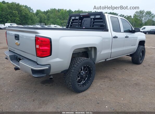 1GCVKPEC8JZ144744 2018 CHEVROLET SILVERADO Silver Задня права чверть