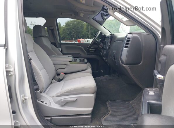 1GCVKPEC8JZ144744 2018 CHEVROLET SILVERADO Silver Вид салону спереду