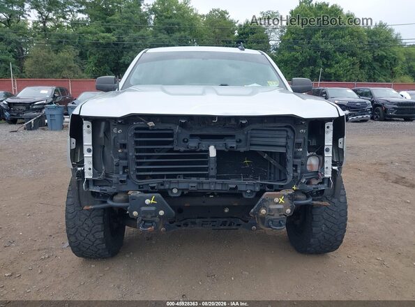 1GCVKPEC8JZ144744 2018 CHEVROLET SILVERADO Silver Вид щитка приладів