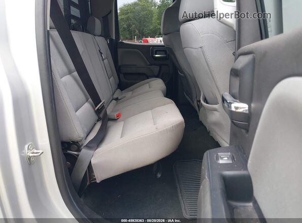 1GCVKPEC8JZ144744 2018 CHEVROLET SILVERADO Silver Вид наклейки з VIN-кодом