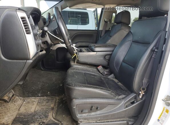 1GCVKREC1HZ324699 2017 CHEVROLET SILVERADO Белый Вид салона спереди