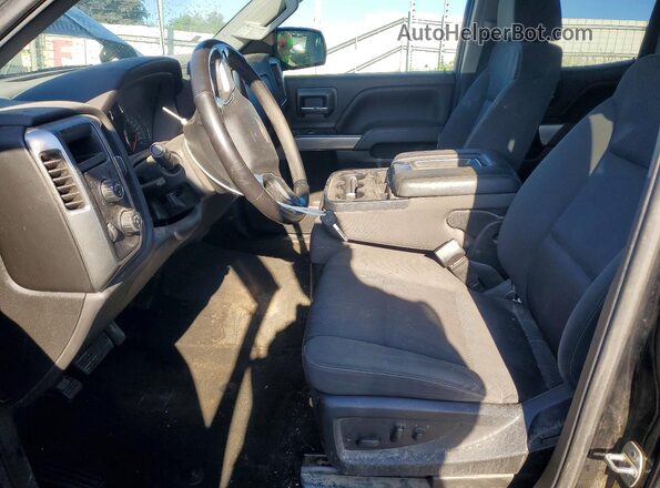 1GCVKREC1JZ146251 2018 CHEVROLET SILVERADO Black Widok wnętrza z przodu