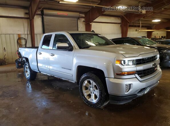 1GCVKREC3HZ383852 2017 CHEVROLET SILVERADO Silver Front right