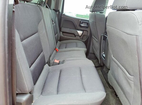 1GCVKREC4JZ271468 2018 CHEVROLET SILVERADO Red Rear seats view