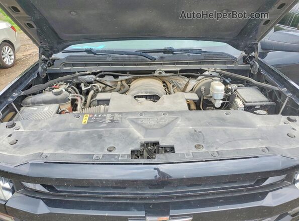1GCVKREC7JZ210714 2018 CHEVROLET SILVERADO Black Սալոնի հետևի տեսք