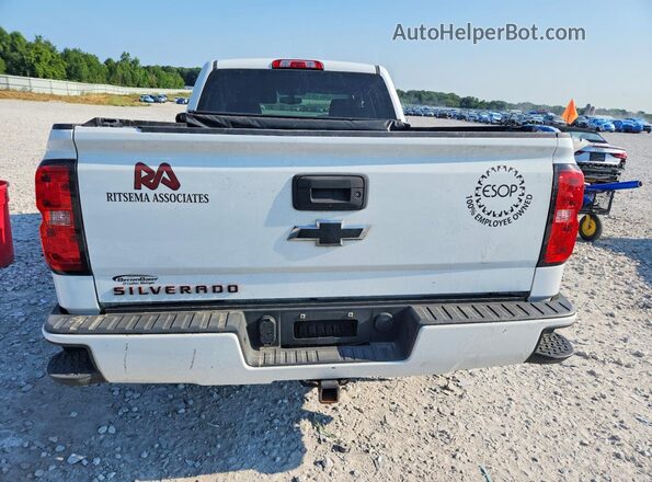 1GCVKREC8JZ102991 2018 CHEVROLET SILVERADO White Вид ззаду