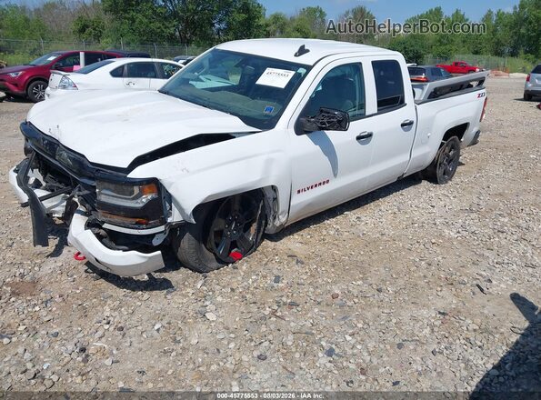 1GCVKREC8JZ358712 2018 CHEVROLET SILVERADO White წინა მარცხენა ხედი სამი მეოთხედიდან