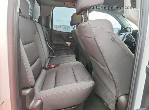 1GCVKREC9JZ216630 2018 CHEVROLET SILVERADO Белый Вид задних сидений