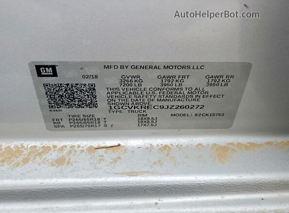 1GCVKREC9JZ260272 2018 CHEVROLET SILVERADO Silver Engine compartment view