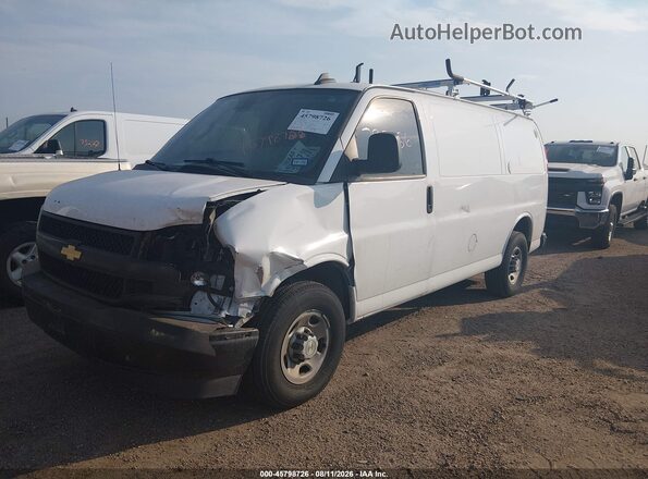 1GCWGAF72R1158802 2024 CHEVROLET EXPRESS White წინა მარცხენა ხედი სამი მეოთხედიდან