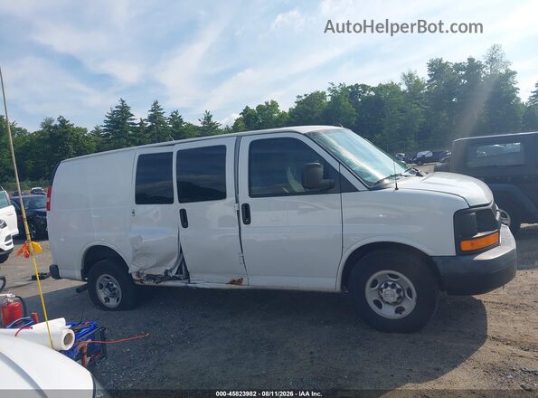 1GCWGAFF8G1335423 2016 CHEVROLET EXPRESS White Widok wnętrza z tyłu