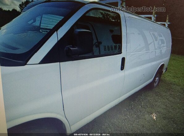 1GCWGAFFXH1179600 2017 CHEVROLET EXPRESS White წინა მარცხენა ხედი სამი მეოთხედიდან