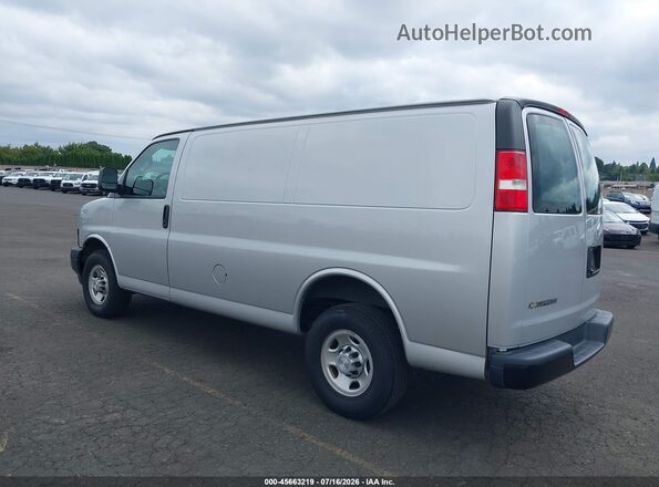 1GCWGAFG1J1288848 2018 CHEVROLET EXPRESS Silver Trasero izquierdo