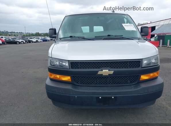 1GCWGAFG1J1288848 2018 CHEVROLET EXPRESS Silver Vista del cuadro de instrumentos