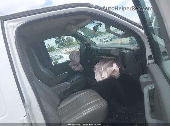 1GCWGAFG8K1272809 2019 CHEVROLET EXPRESS White Vista interior delantera