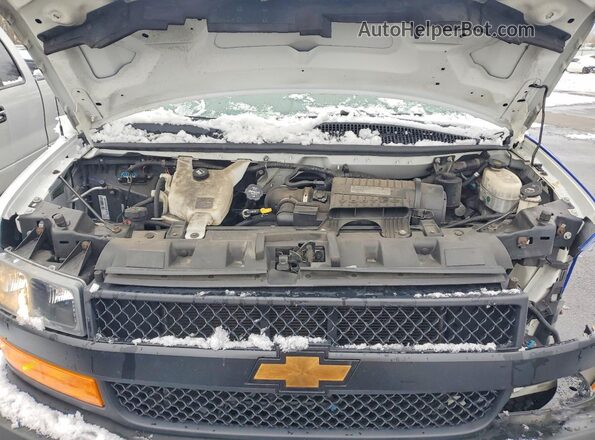 1GCWGAFG9K1337604 2019 CHEVROLET EXPRESS White Engine compartment view