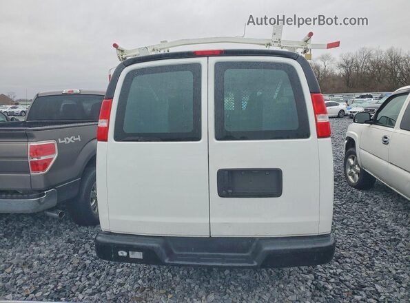 1GCWGAFG9K1337604 2019 CHEVROLET EXPRESS White Rear view