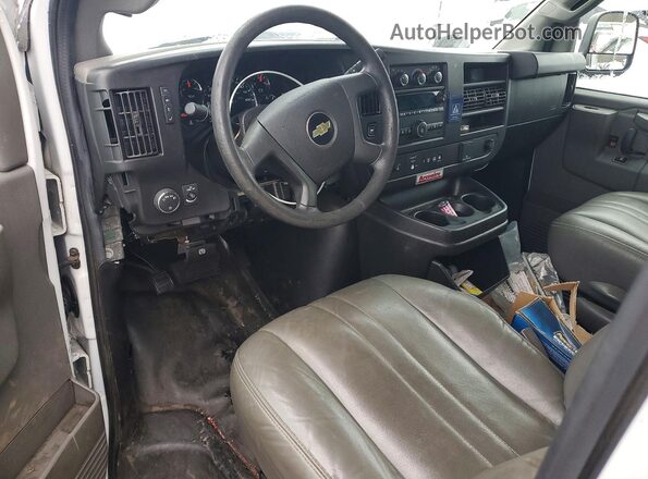 1GCWGAFG9K1337604 2019 CHEVROLET EXPRESS White Dashboard view
