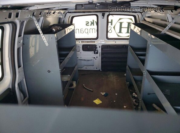 1GCWGAFG9K1337604 2019 CHEVROLET EXPRESS White Rear seats view
