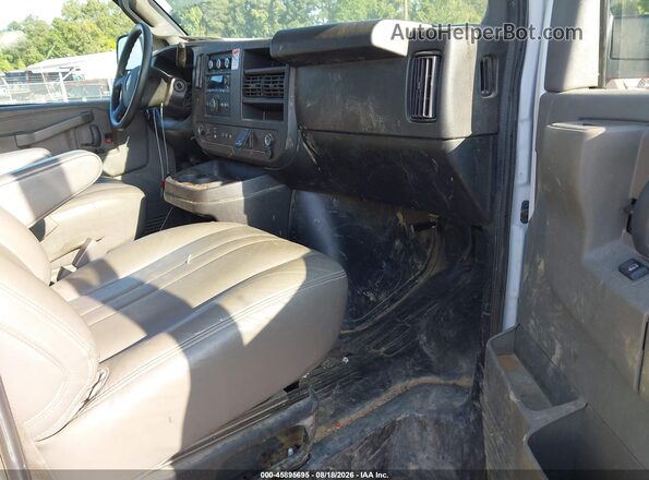 1GCWGAFP2L1176028 2020 CHEVROLET EXPRESS White Vista interior delantera