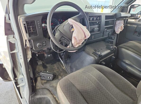 1GCWGAFP2S1160202 2025 CHEVROLET EXPRESS White 