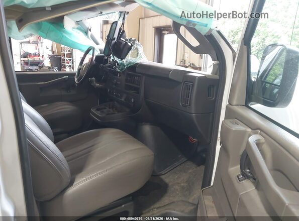 1GCWGAFP3P1121061 2023 CHEVROLET EXPRESS White Front interior view