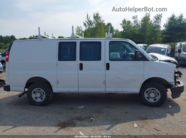 1GCWGAFP4N1226530 2022 CHEVROLET EXPRESS White 360 interior view