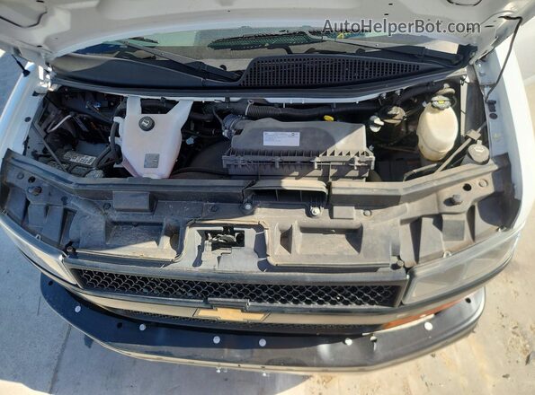 1GCWGAFP5R1210374 2024 CHEVROLET EXPRESS White Vista del compartimento del motor