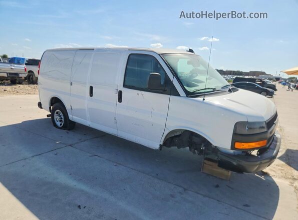 1GCWGAFP5R1210374 2024 CHEVROLET EXPRESS White Delantero derecho