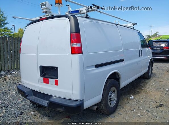 1GCWGAFP6J1333895 2018 CHEVROLET EXPRESS White Trasero derecho