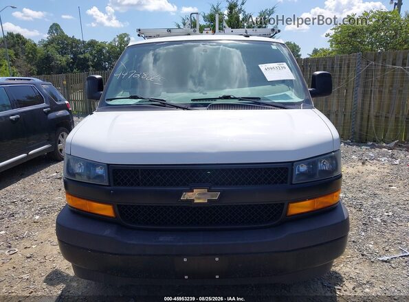 1GCWGAFP6J1333895 2018 CHEVROLET EXPRESS White Vista frontal