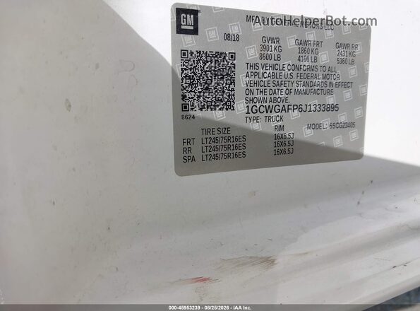 1GCWGAFP6J1333895 2018 CHEVROLET EXPRESS White Vista del compartimento del motor