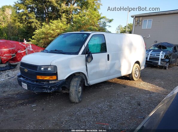 1GCWGAFP7M1309769 2021 CHEVROLET EXPRESS Белый Передняя левая четверть