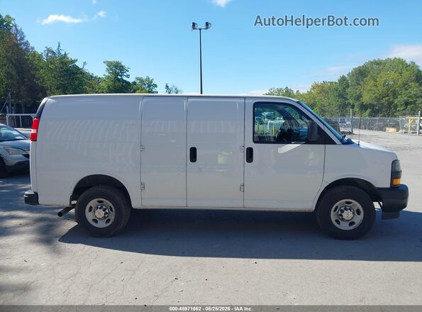 1GCWGAFP7R1238757 2024 CHEVROLET EXPRESS White Vista interior trasera