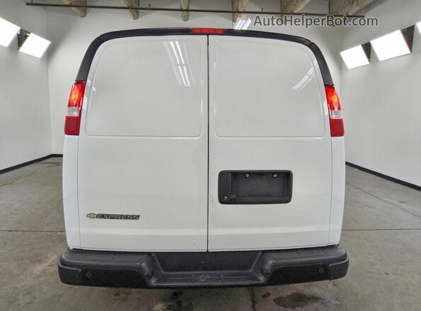 1GCWGAFP9M1302080 2021 CHEVROLET EXPRESS White Widok z tyłu
