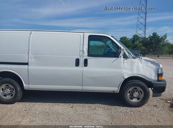 1GCWGAFP9M1305318 2021 CHEVROLET EXPRESS White Front view