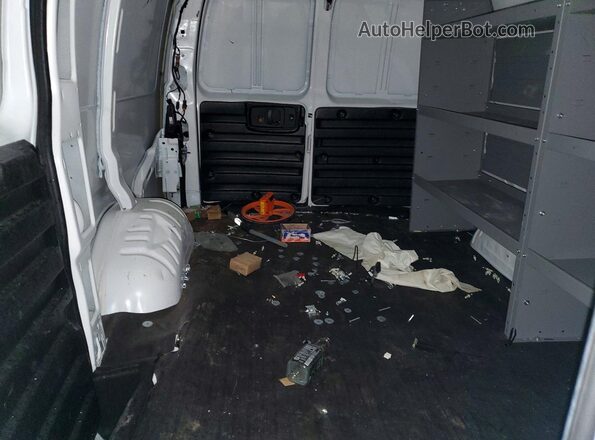 1GCWGAFP9S1273340 2025 CHEVROLET EXPRESS White Вид задньої частини салону