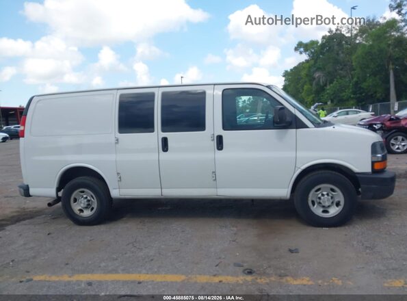 1GCWGAFPXK1332556 2019 CHEVROLET EXPRESS White Вид задньої частини салону