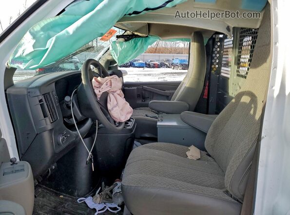 1GCZGGF75S1103718 2025 CHEVROLET EXPRESS Белый Вид задней части салона