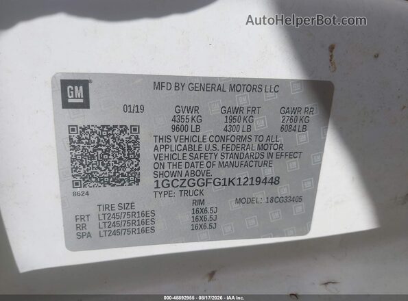 1GCZGGFG1K1219448 2019 CHEVROLET EXPRESS White Vista del compartimento del motor
