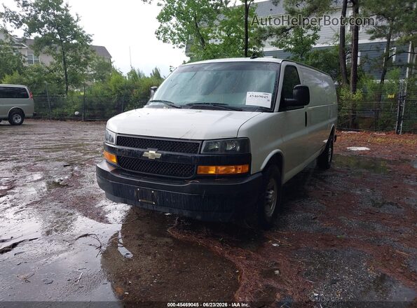 1GCZGHFG2J1218331 2018 CHEVROLET EXPRESS White წინა მარცხენა ხედი სამი მეოთხედიდან