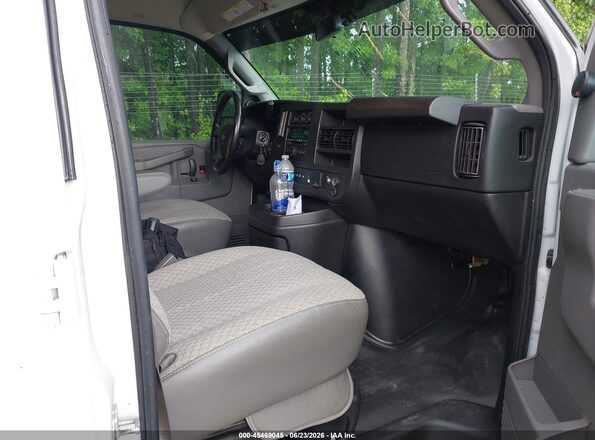1GCZGHFG2J1218331 2018 CHEVROLET EXPRESS White წინა სალონის ხედი