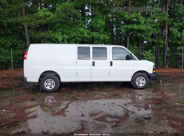 1GCZGHFG2J1218331 2018 CHEVROLET EXPRESS White უკანა სალონის ხედი
