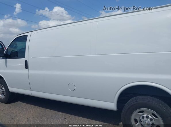 1GCZGHFP8P1105833 2023 CHEVROLET EXPRESS White 360 interior view